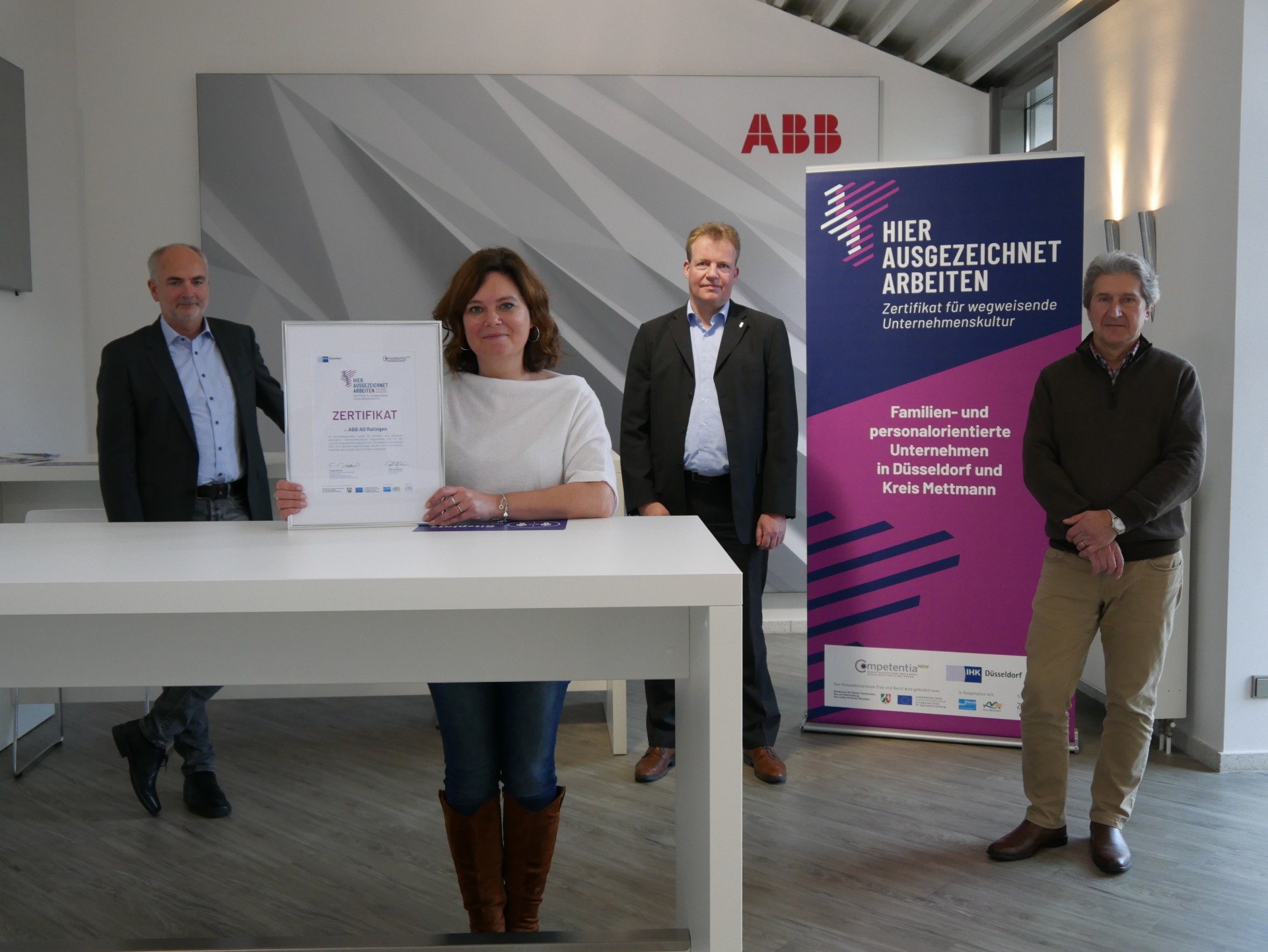 Vereinbarkeit Beruf und Familie, Übergabe des Zertifikats